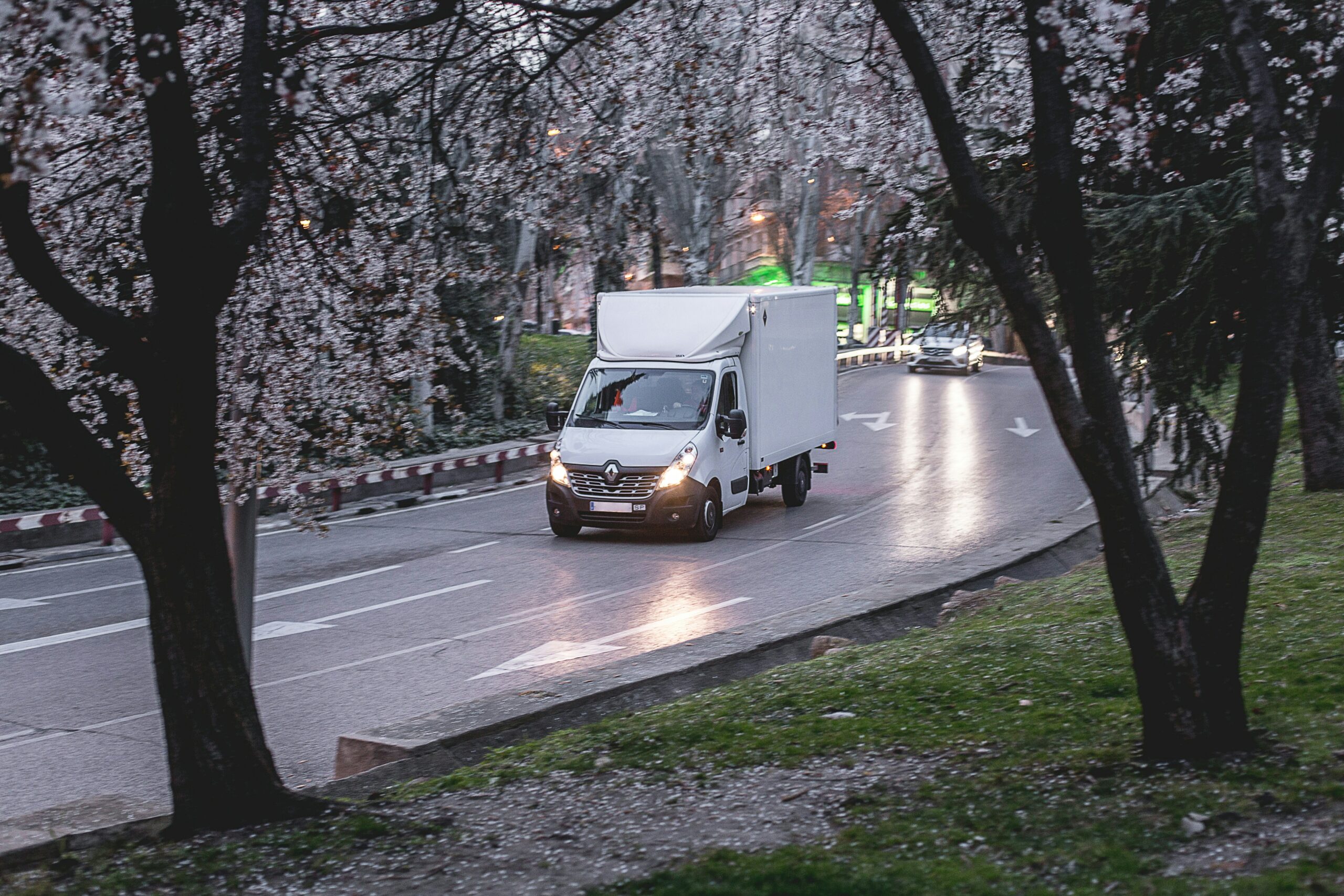 courier-van-white-city